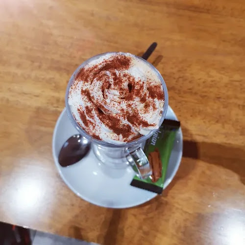 92 High St, Rochester ME2 4TP, United Kingdom