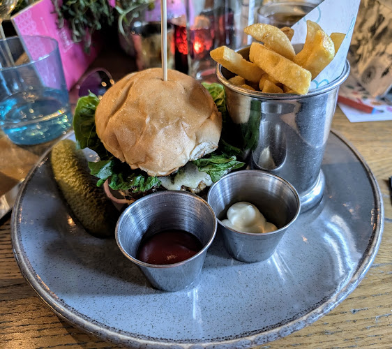 Comentarii opinii despre The Folly