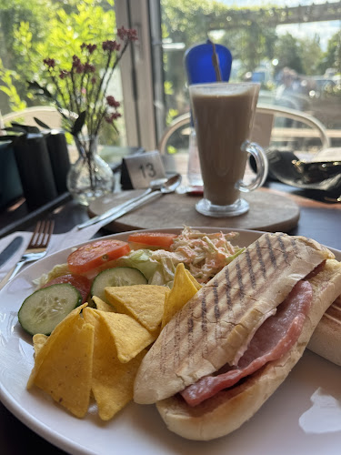 The Peloton Café - Hull