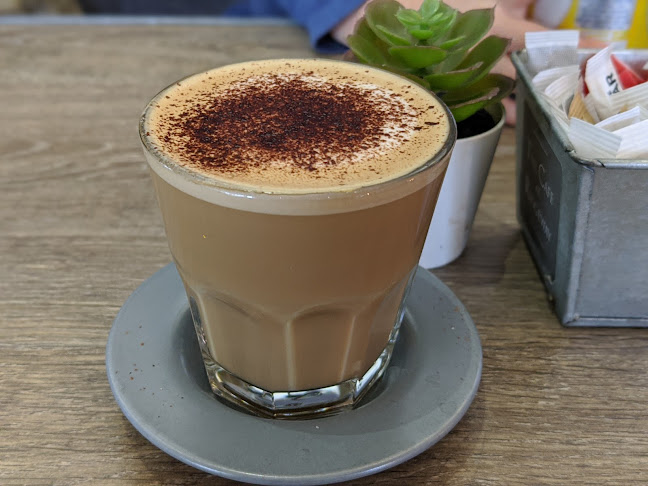 Opinii despre The Cafe At Ridgeway în Newport - Hospitality and gastronomy