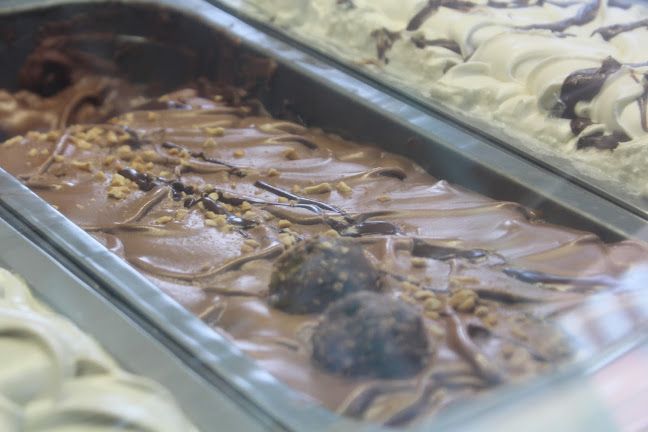 587 Cranbrook Rd, Gants Hill, Ilford IG2 6JZ