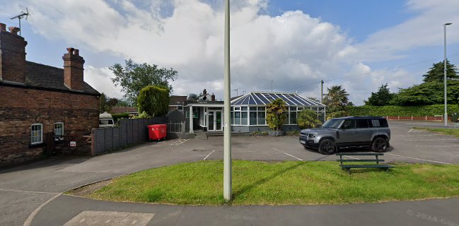 Alisha Lounge & Grill