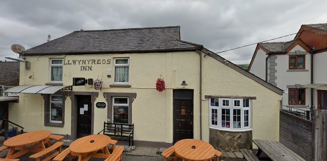 Llwyn Yr Eos Inn
